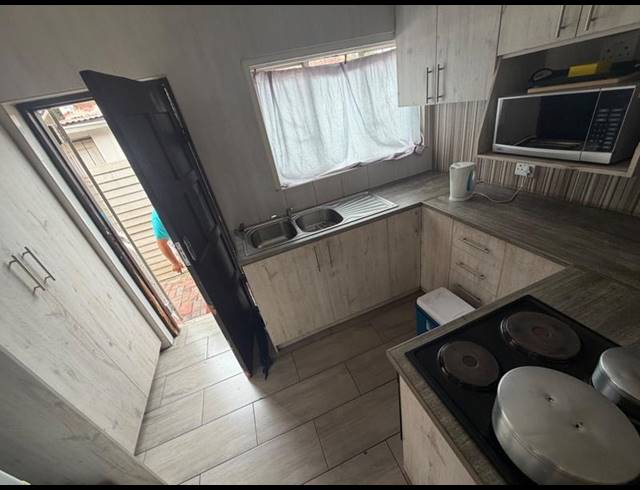 8 BEDROOM HOUSE FOR SALE IN VANDERBIJLPARK CW 5